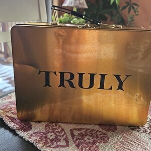 Truly Beauty Body Tightening & Firming Skincare Kit Limited Edition Gold Case